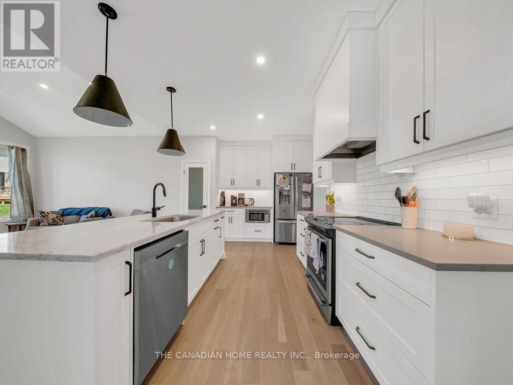 51 Keba Crescent N Property Photo 12