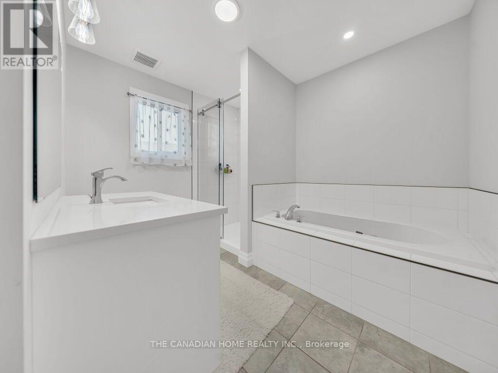 51 Keba Crescent N Property Photo 25
