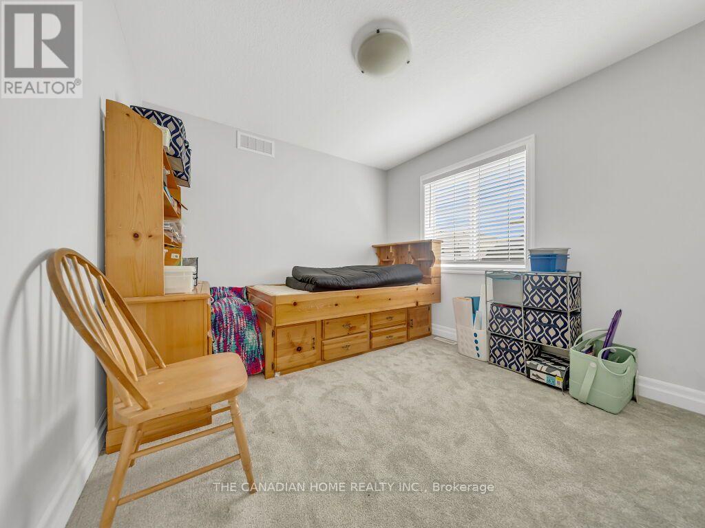 51 Keba Crescent N Property Photo 27