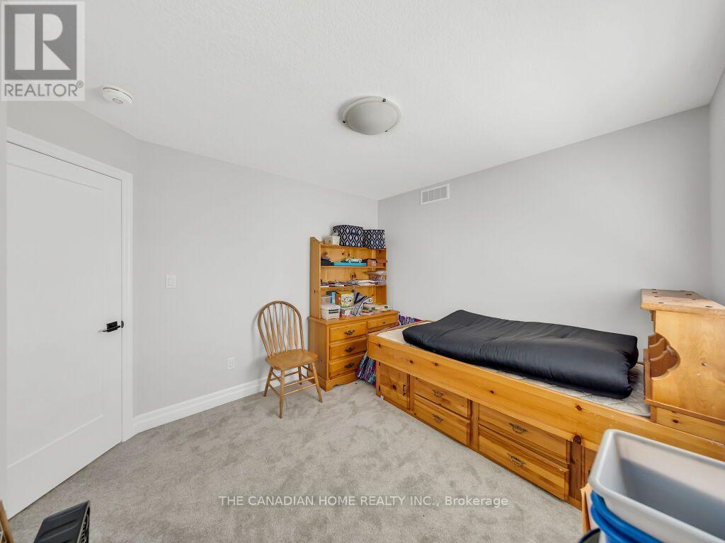 51 Keba Crescent N Property Photo 28