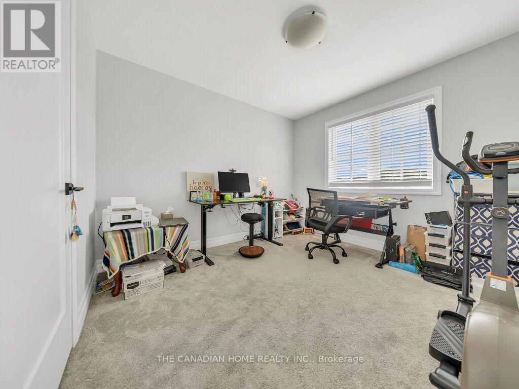 51 Keba Crescent N Property Photo 29