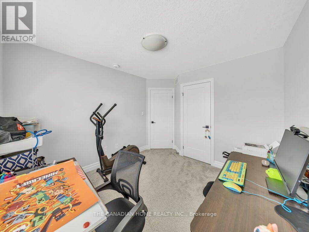 51 Keba Crescent N Property Photo 30