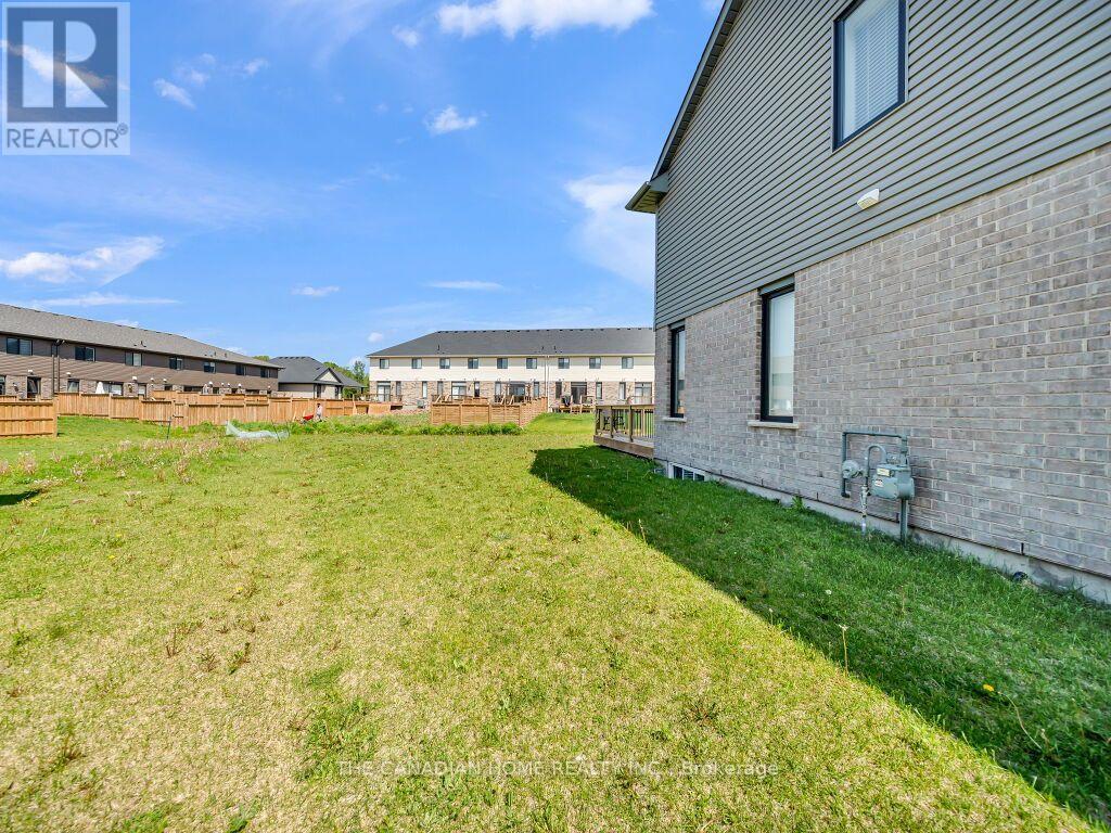 51 Keba Crescent N Property Photo 42