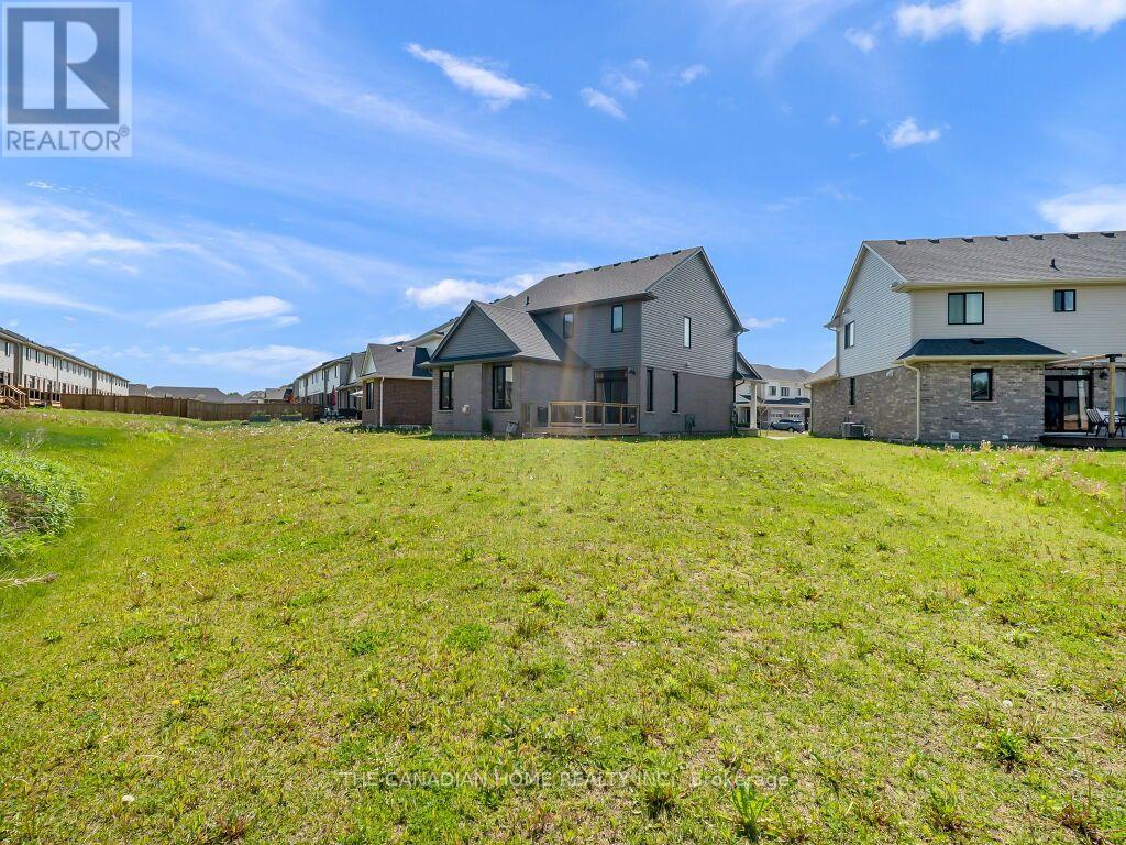 51 Keba Crescent N Property Photo 44