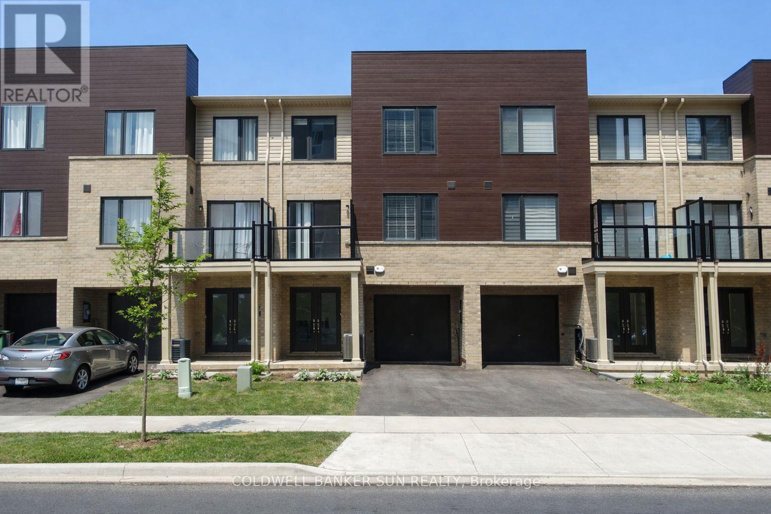 7 ROXANNE DRIVE Property Photo 1