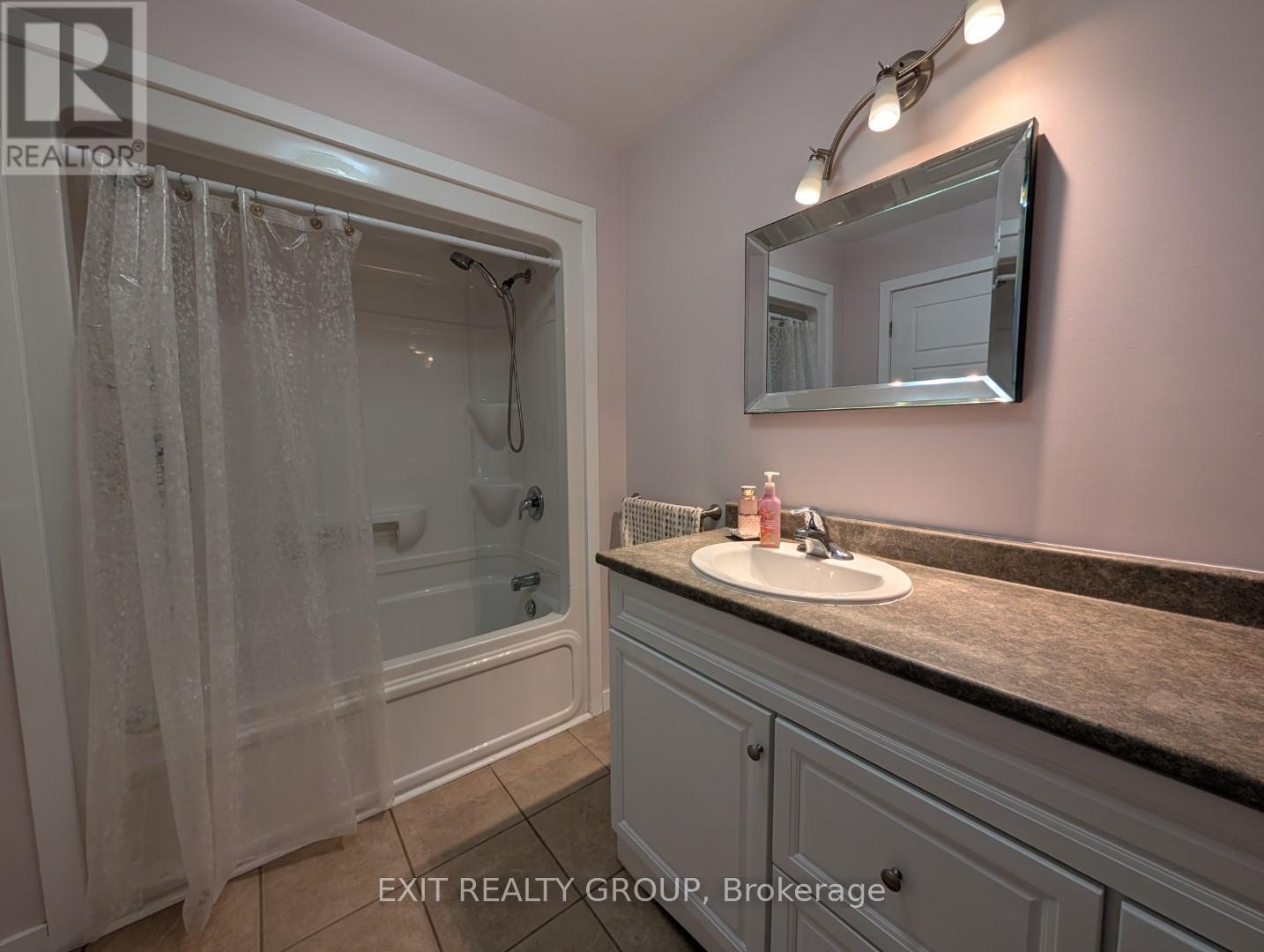 354 Riverside Parkway Property Photo 18