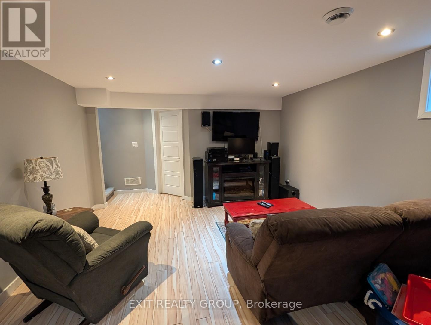354 Riverside Parkway Property Photo 24