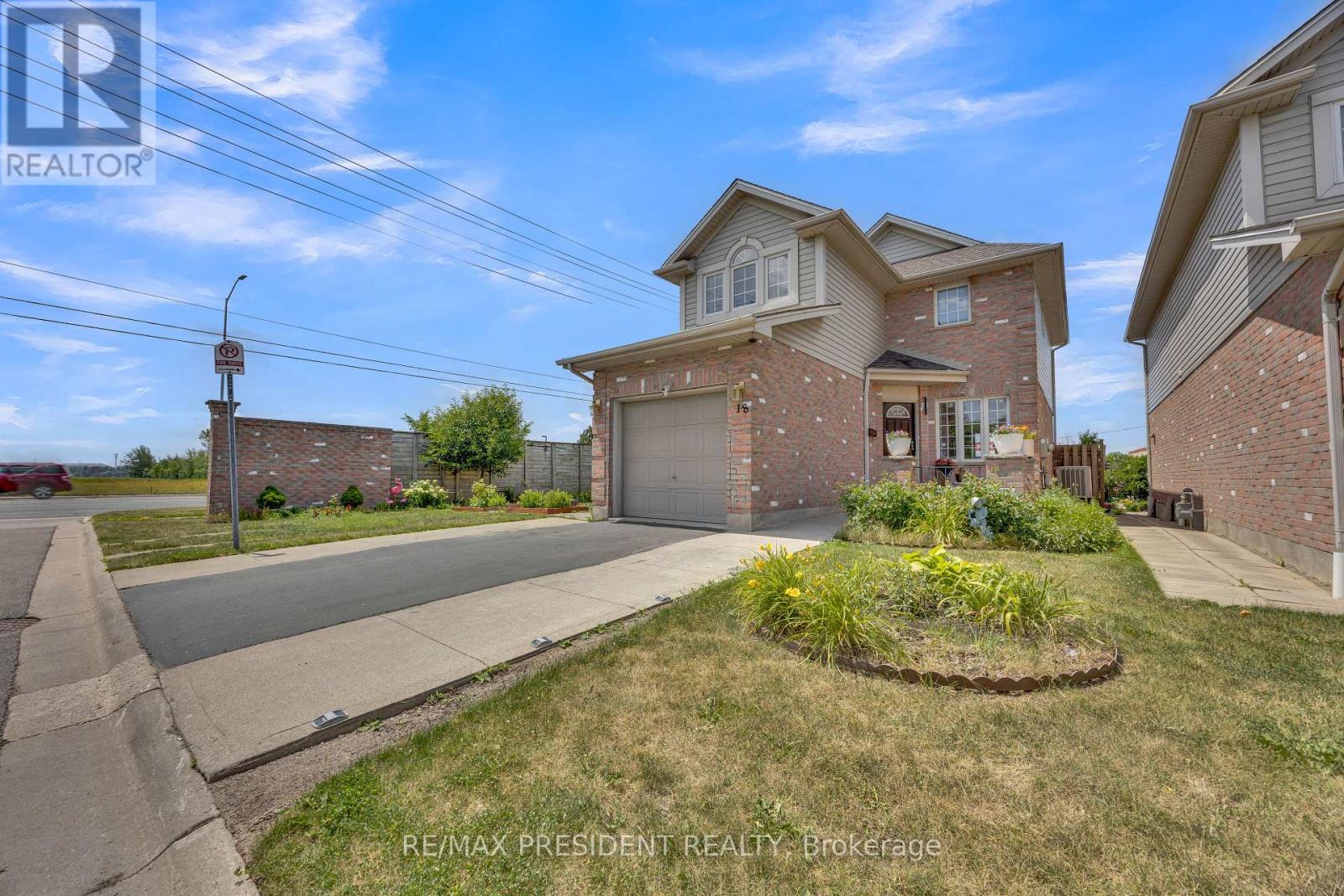 18 - 10 Chalkstone Drive Property Photo 3