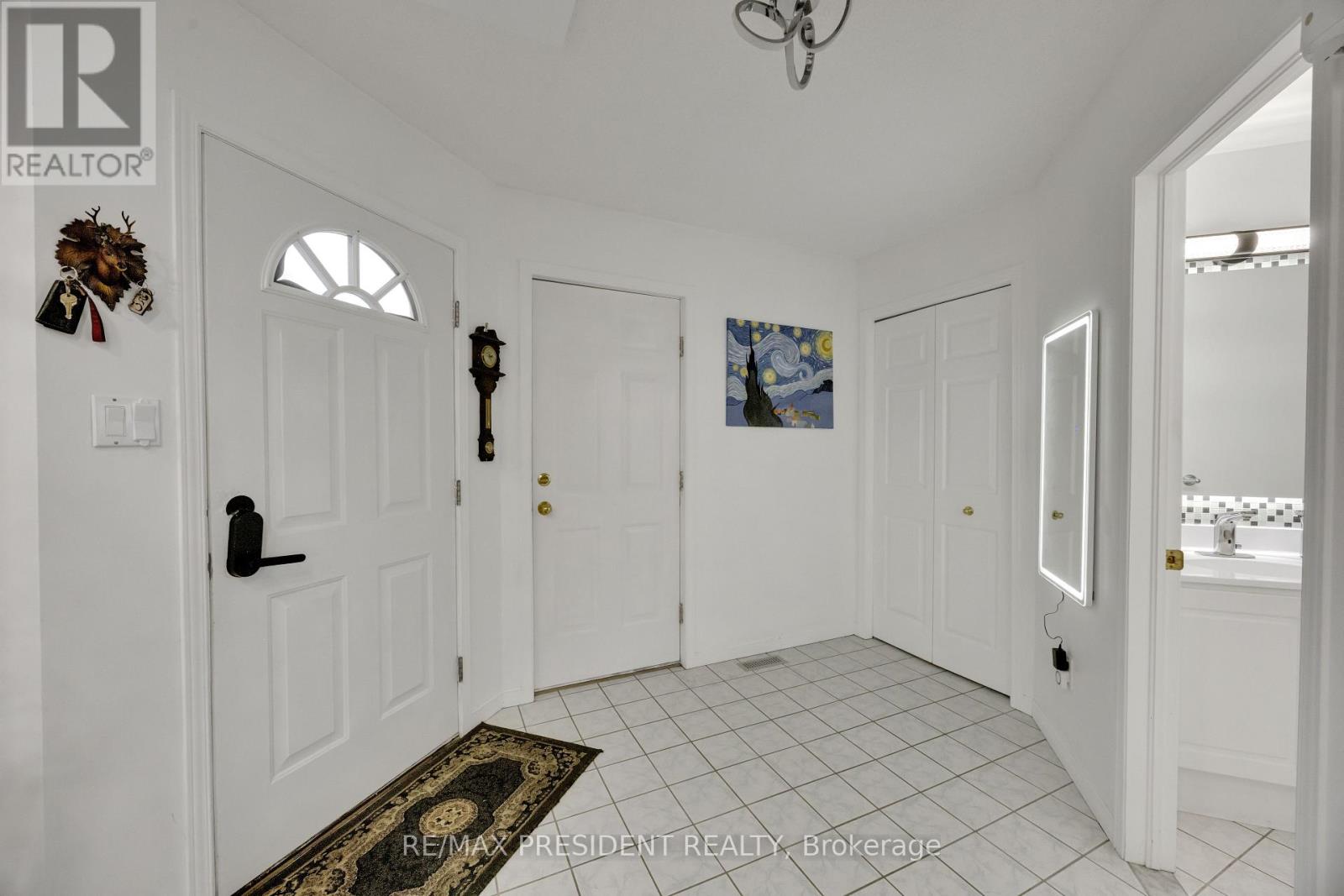 18 - 10 Chalkstone Drive Property Photo 6