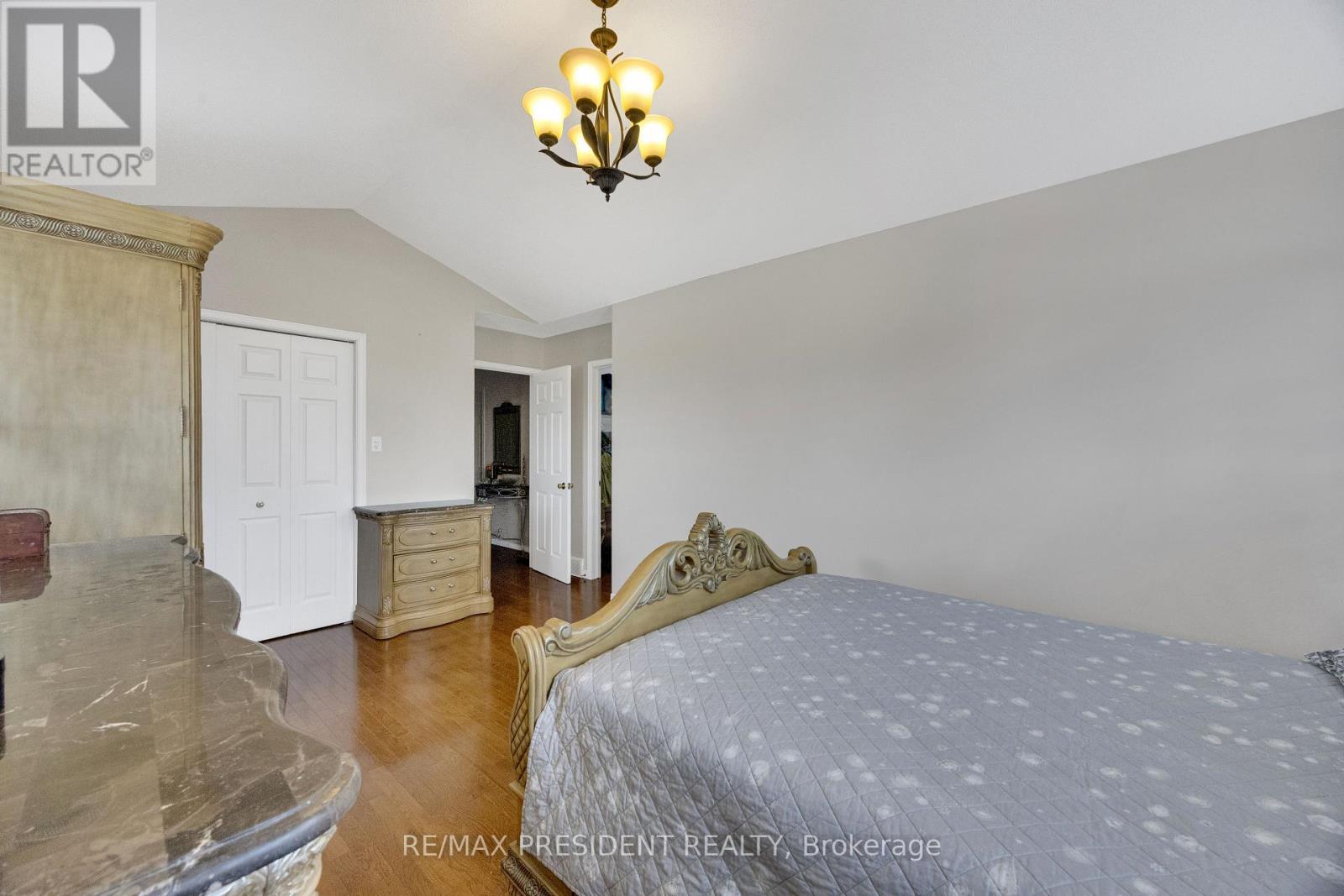 18 - 10 Chalkstone Drive Property Photo 15