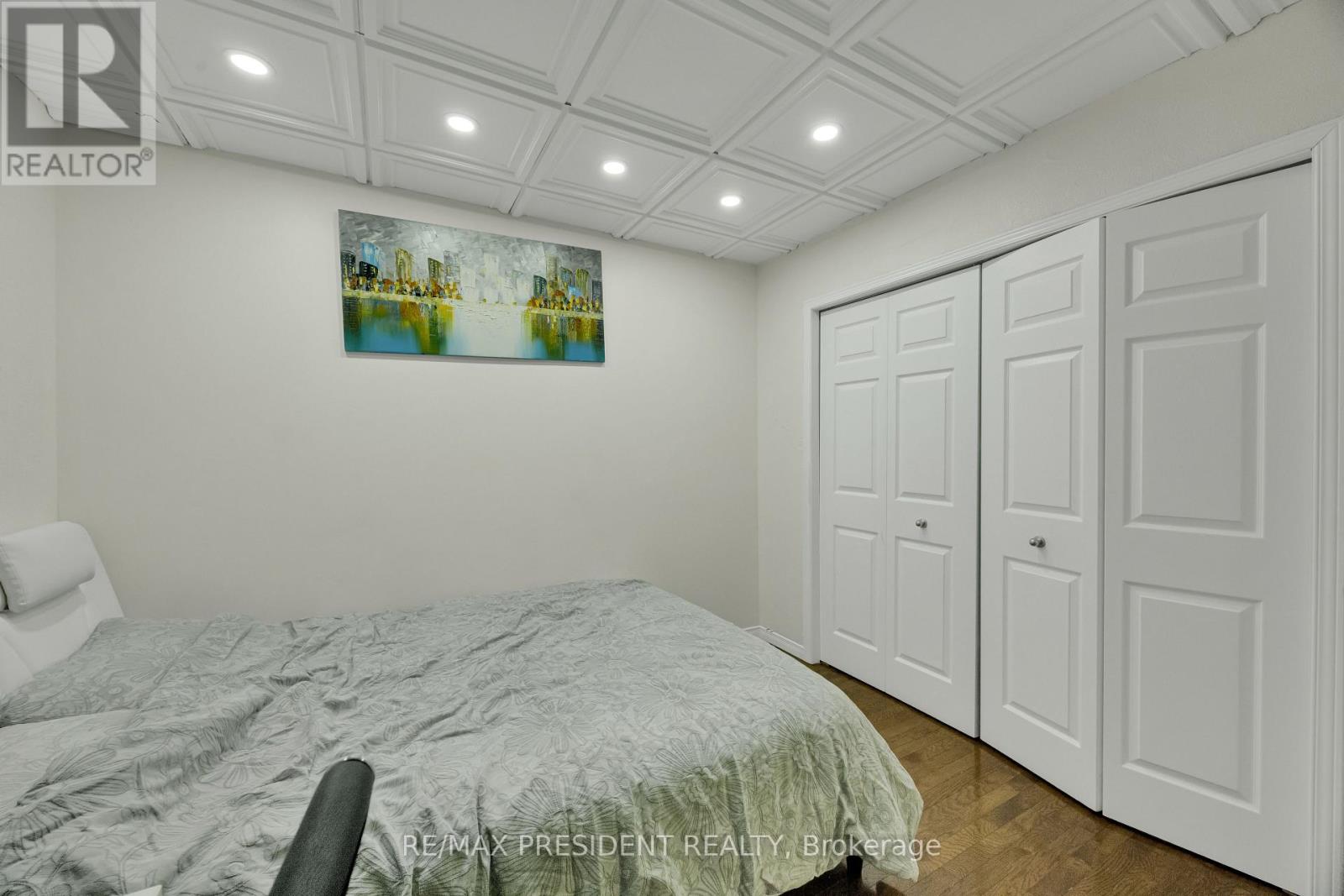 18 - 10 Chalkstone Drive Property Photo 23