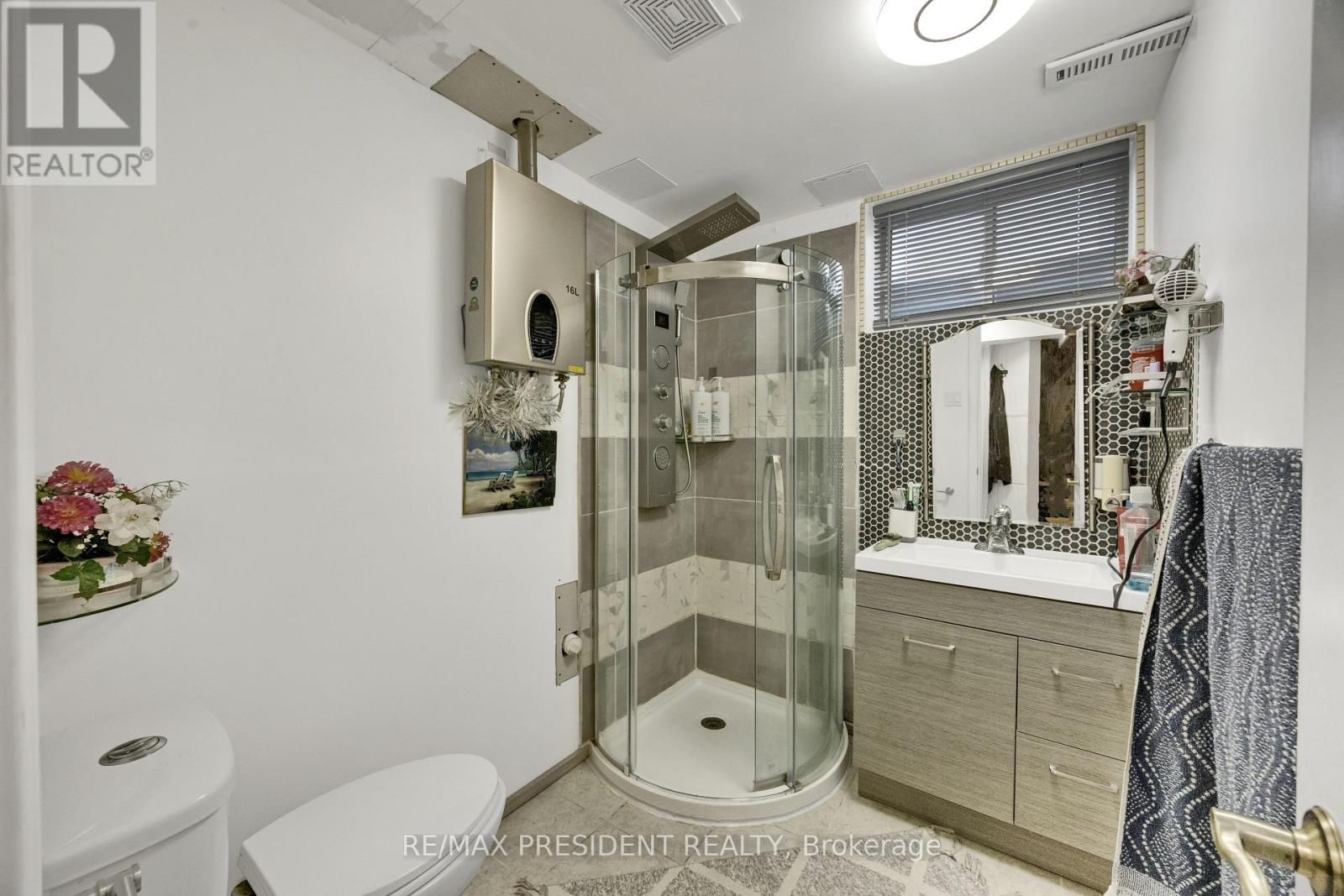 18 - 10 Chalkstone Drive Property Photo 27