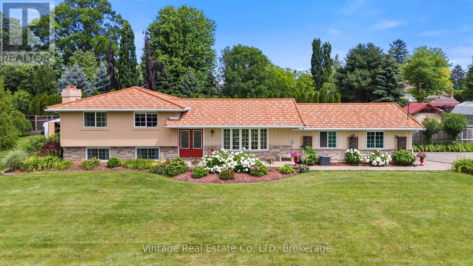 1841 Sunset Lane Property Photo 1