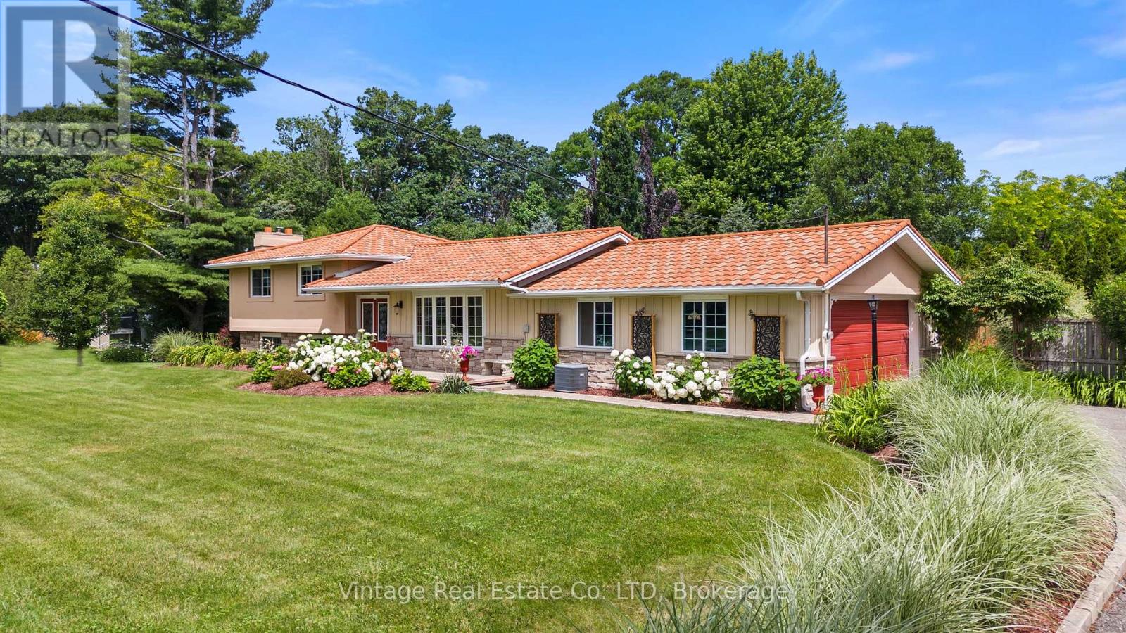 1841 Sunset Lane Property Photo 2