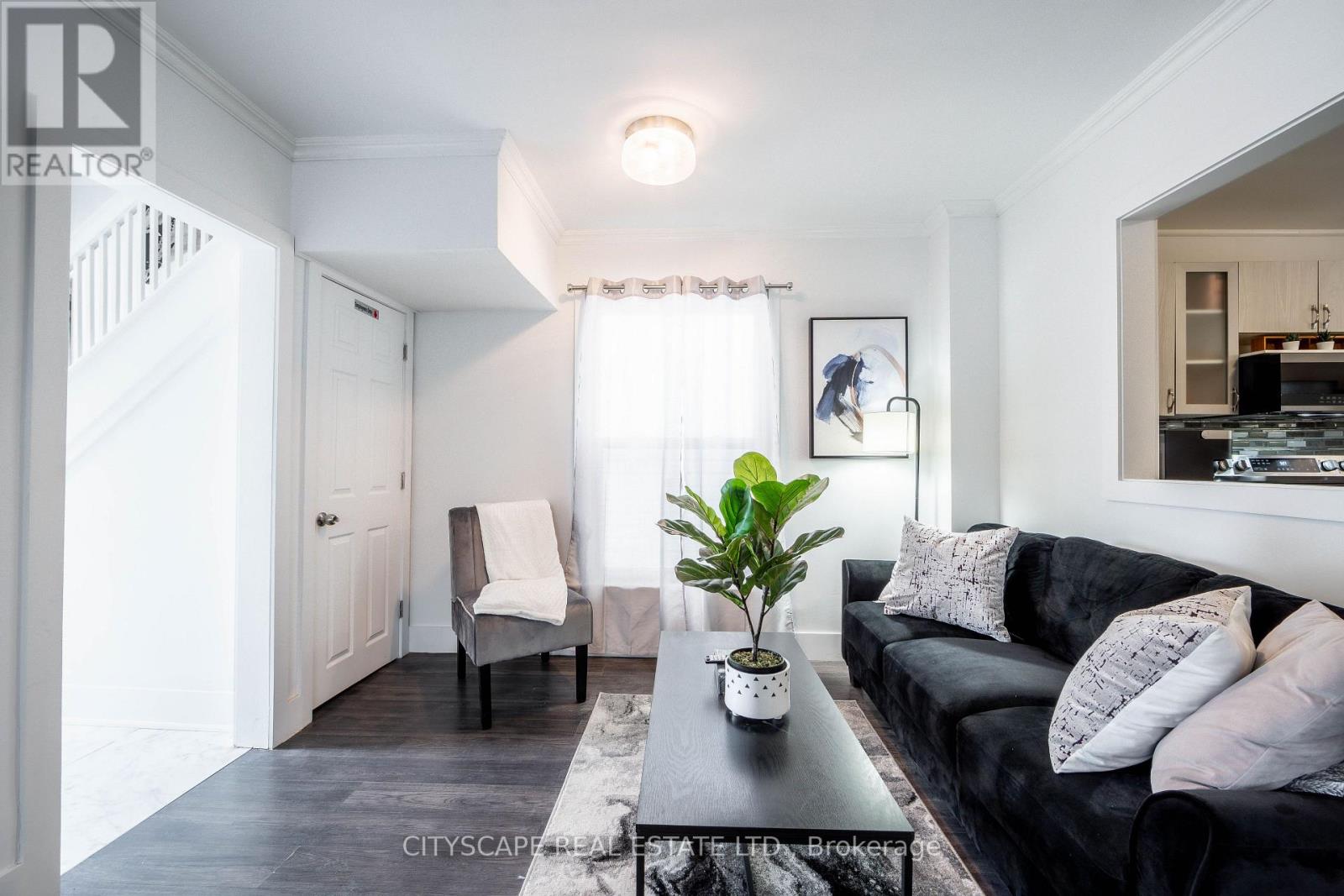 5073 Kitchener Street Property Photo 6