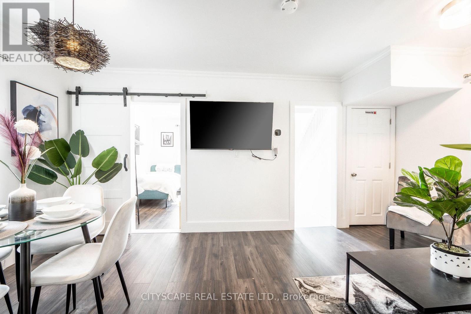 5073 Kitchener Street Property Photo 9