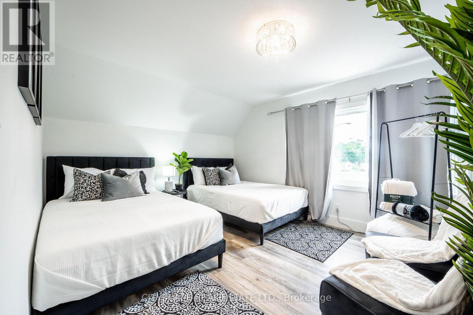 5073 Kitchener Street Property Photo 19