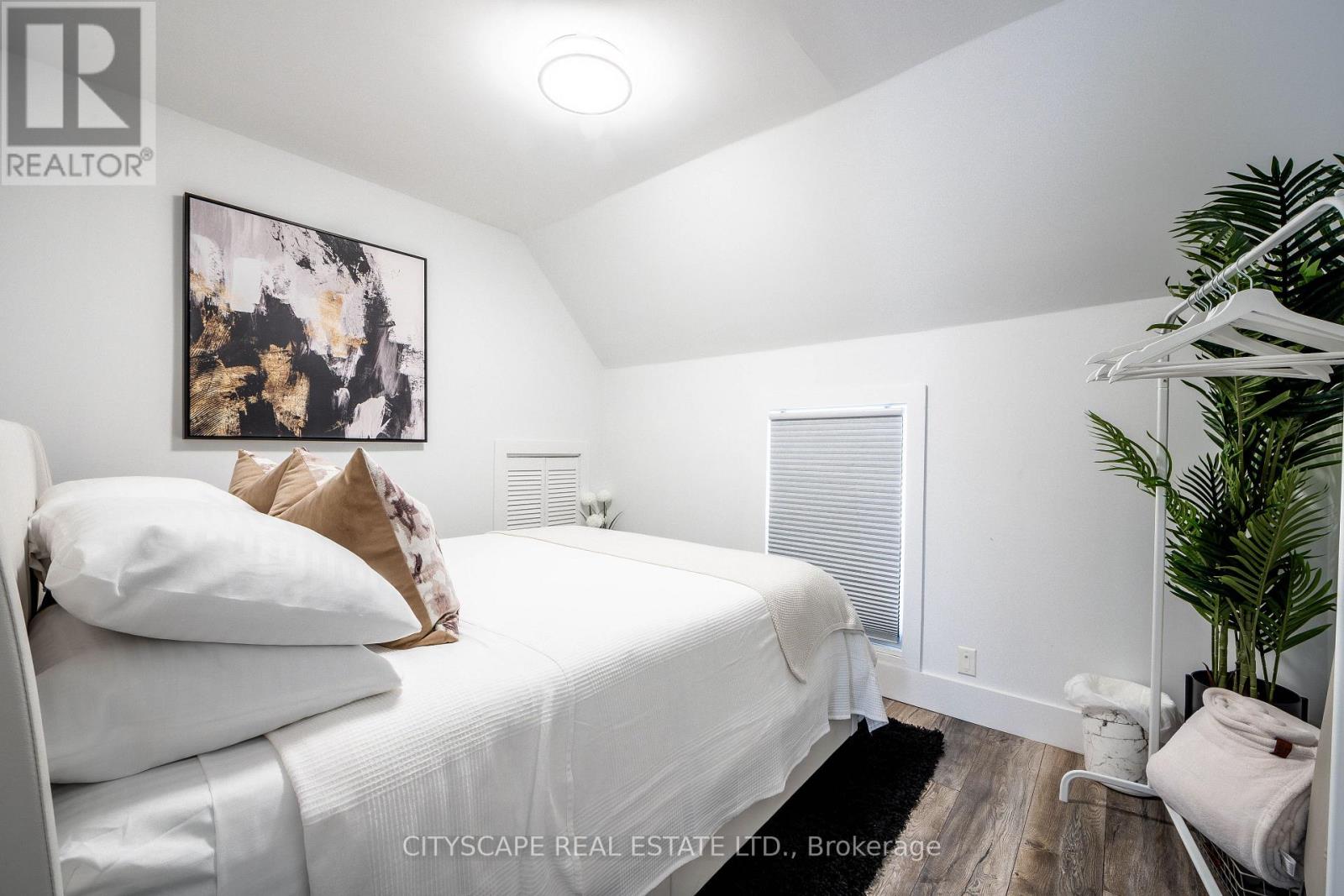 5073 Kitchener Street Property Photo 25