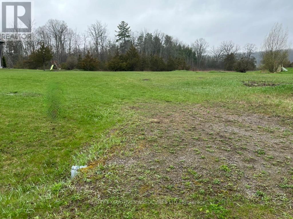 594 Percy Boom Road Property Photo 5