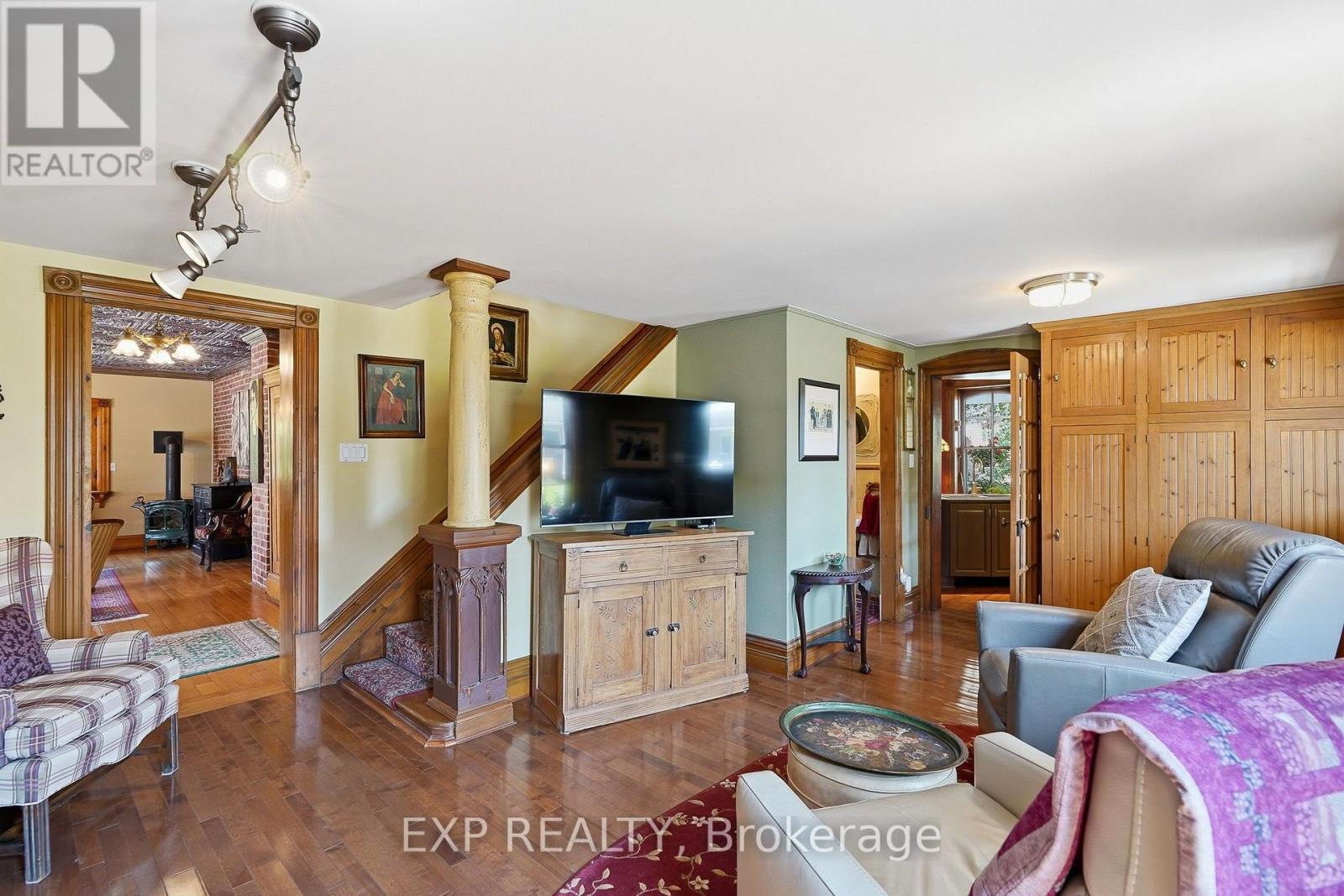 702 Dollard Street Property Photo 19