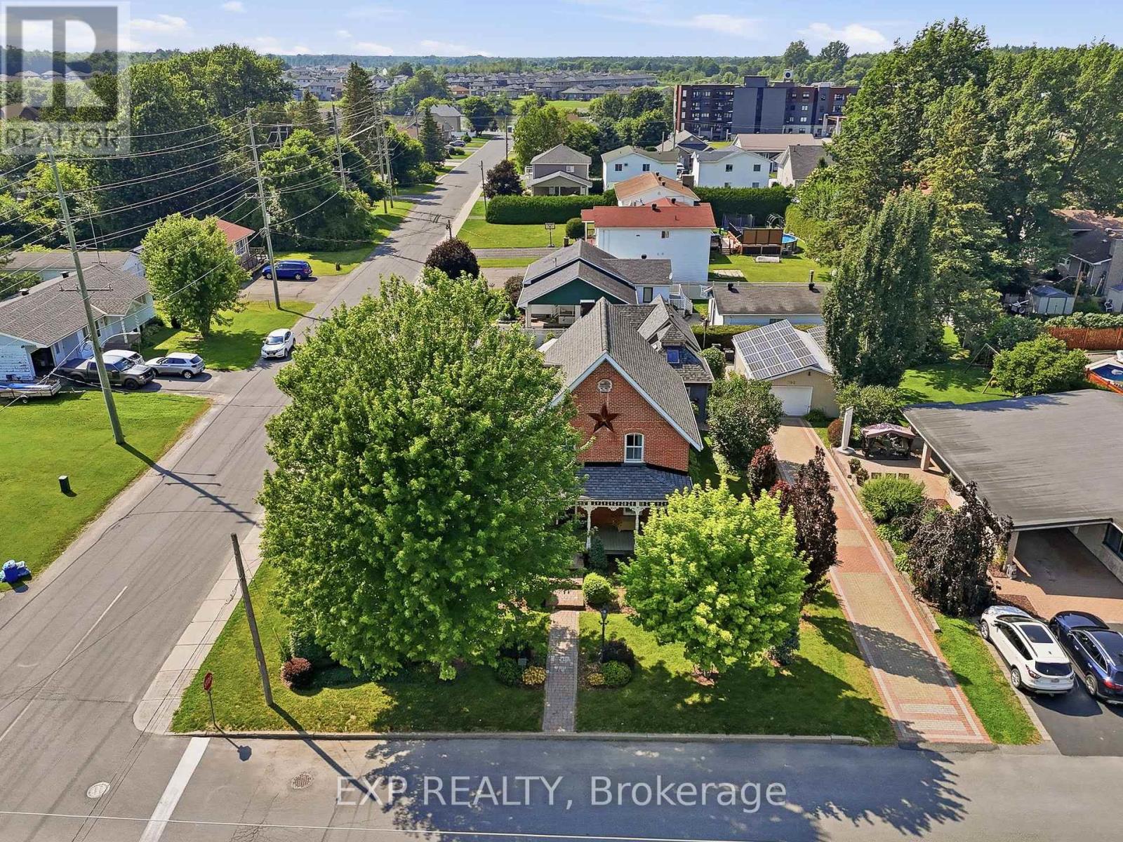 702 Dollard Street Property Photo 34