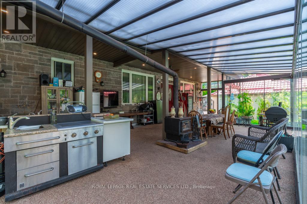 6949 Thorold Stone Road Property Photo 15