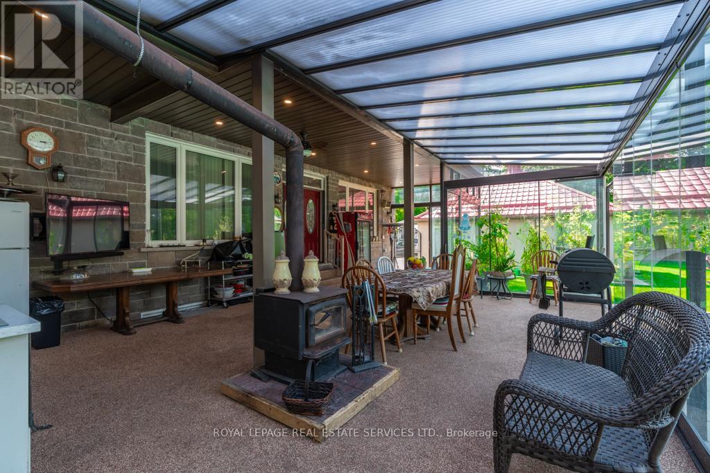 6949 Thorold Stone Road Property Photo 16