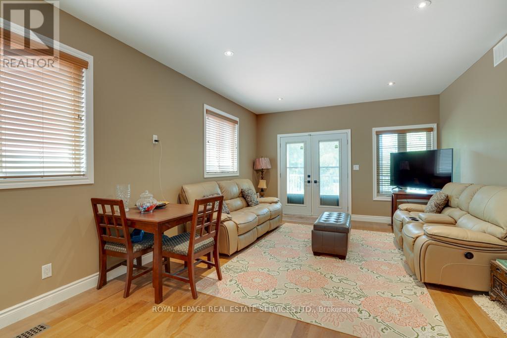 6949 Thorold Stone Road Property Photo 29