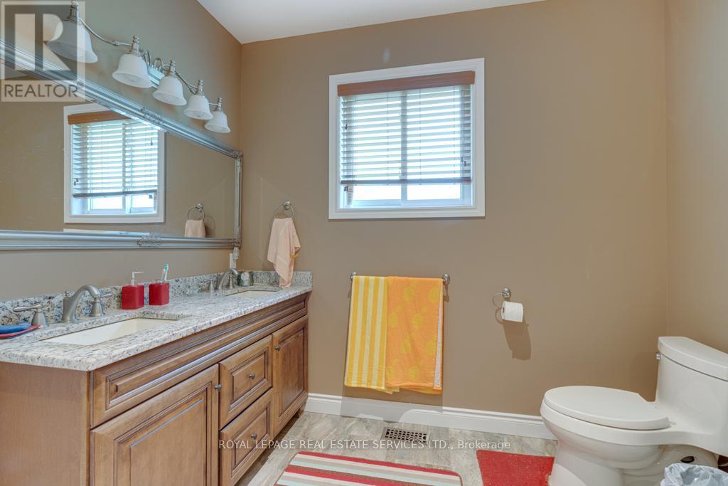 6949 Thorold Stone Road Property Photo 36