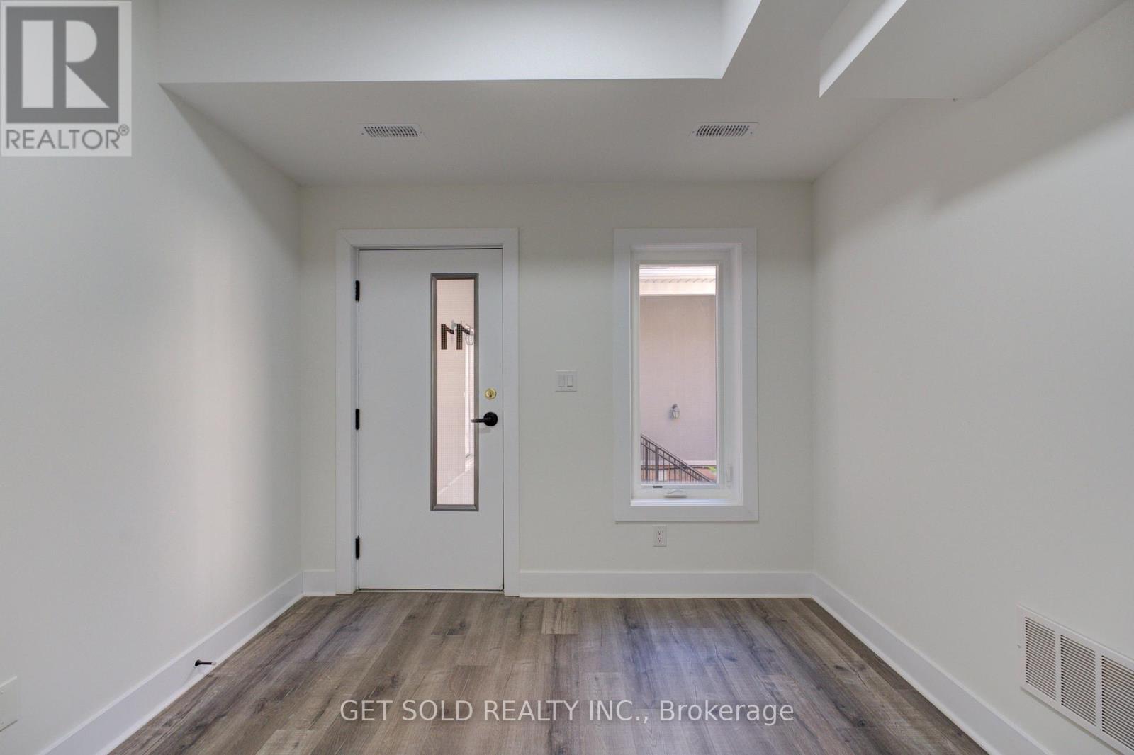 11 - 6701 Thorold Stone Road Property Photo 3