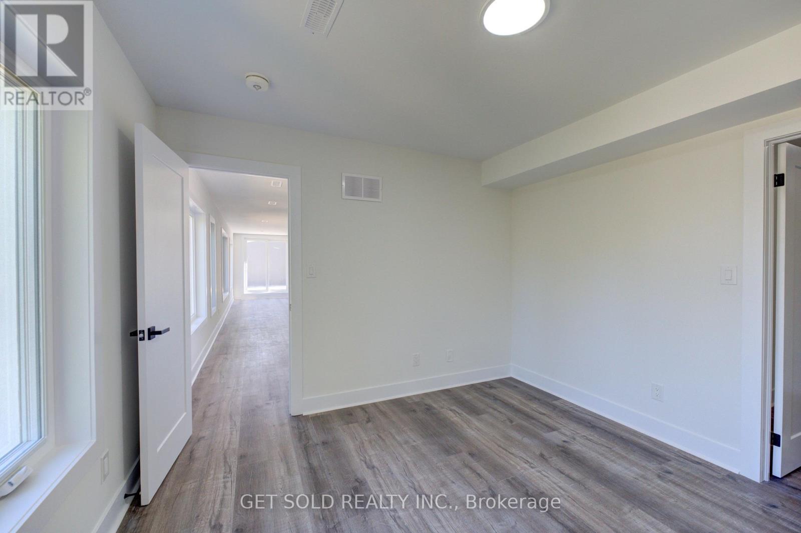 11 - 6701 Thorold Stone Road Property Photo 16