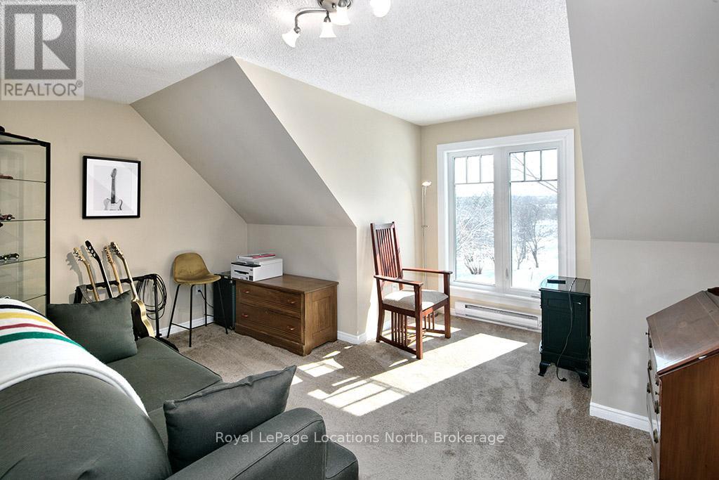 248 St. Vincent Crescent Property Photo 17