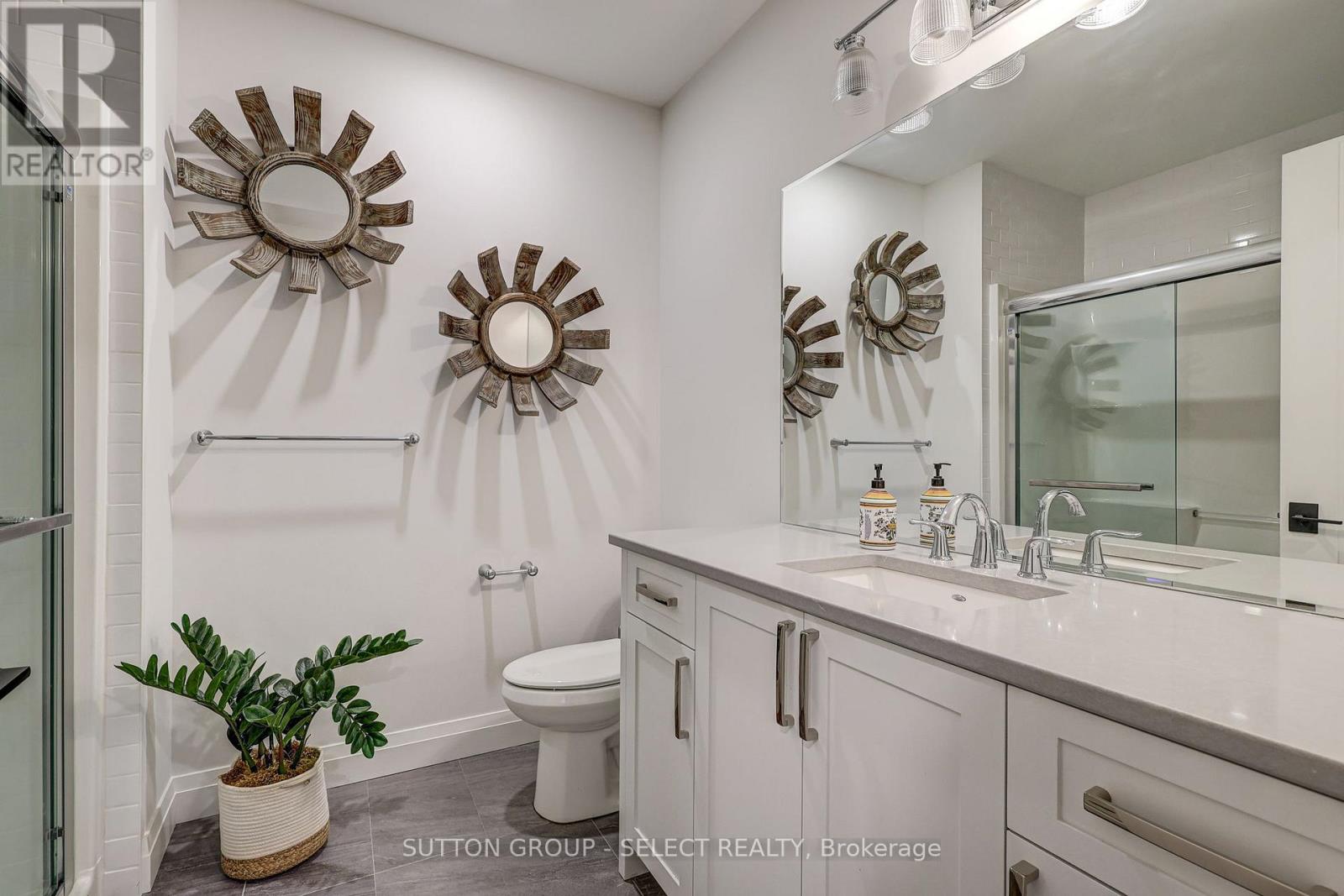 2397 Meadowlands Way Property Photo 32