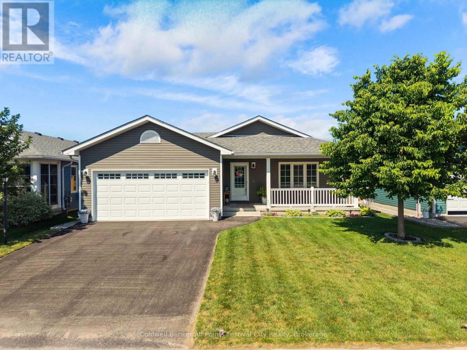 11 Windward Way N Property Photo 1