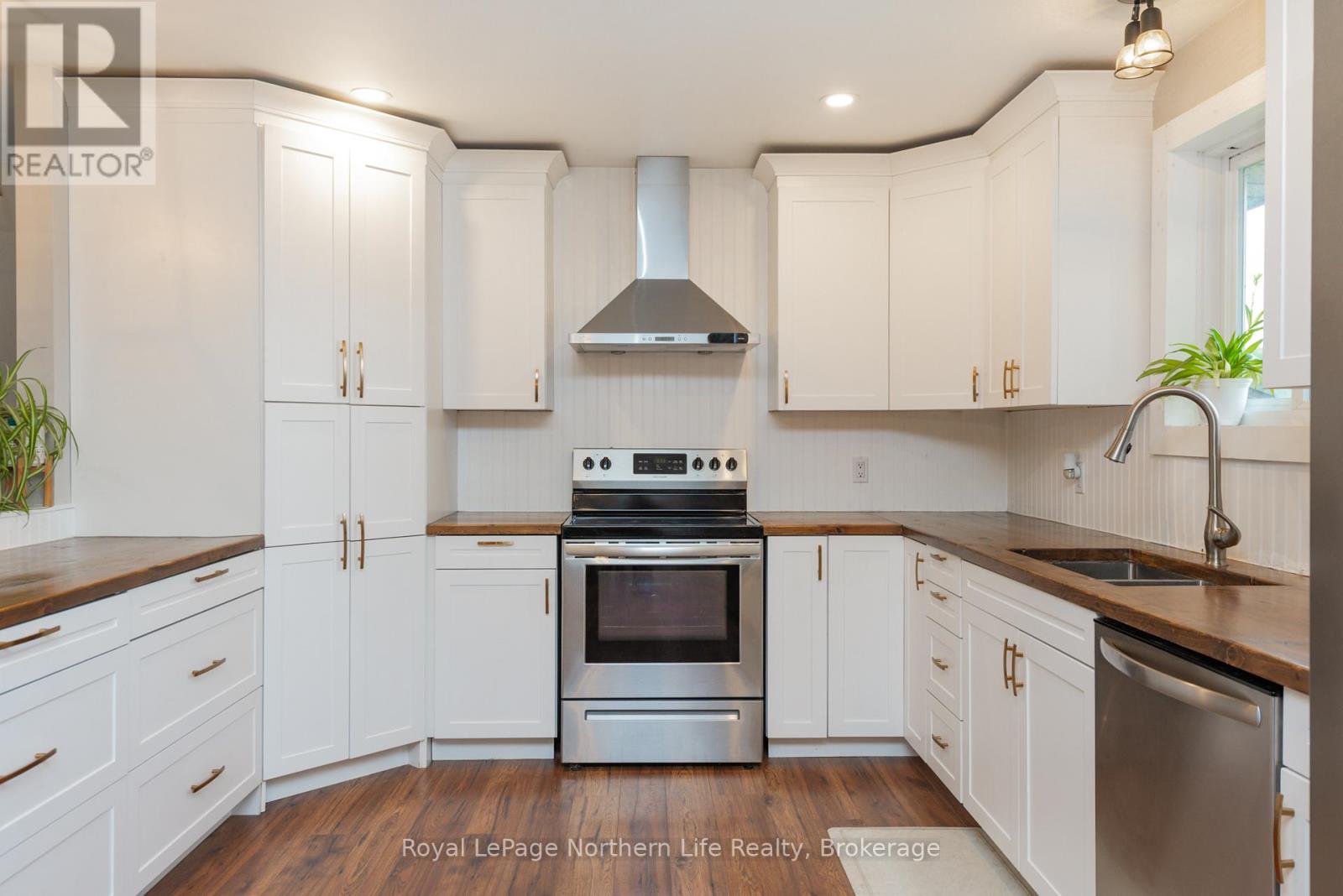 989 Pioneer Road Property Photo 10