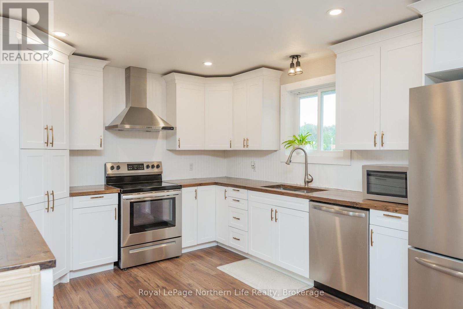 989 Pioneer Road Property Photo 11