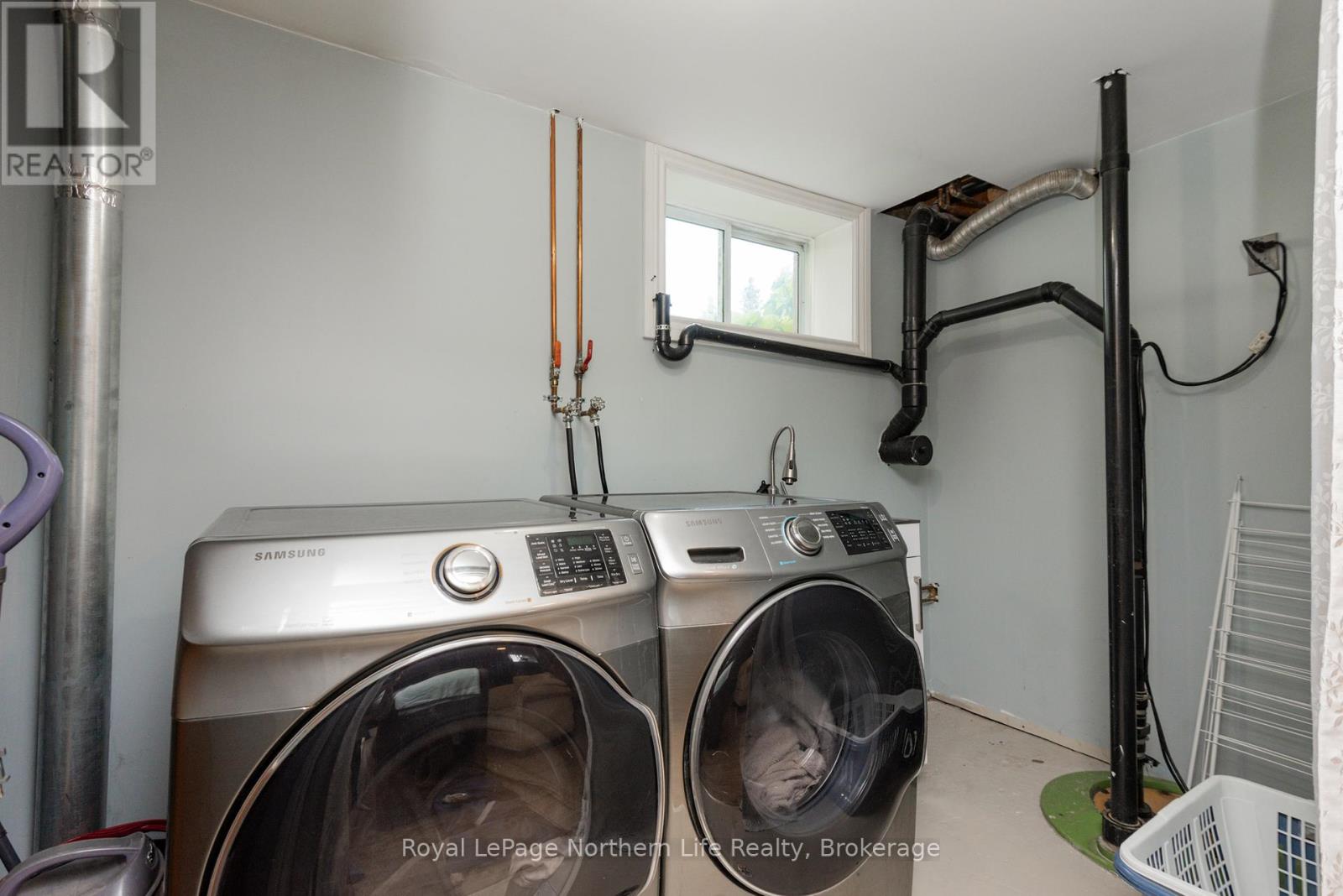 989 Pioneer Road Property Photo 32