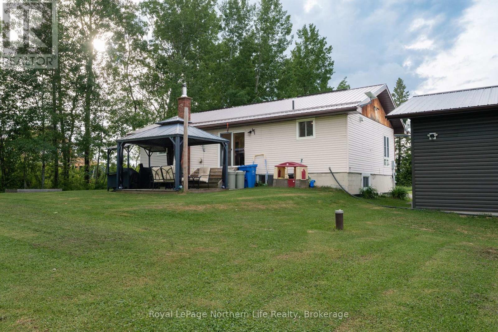 989 Pioneer Road Property Photo 39