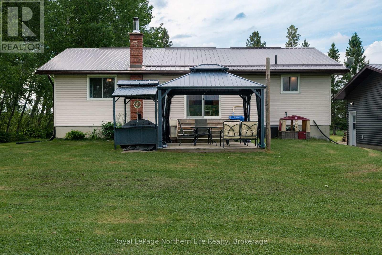 989 Pioneer Road Property Photo 42