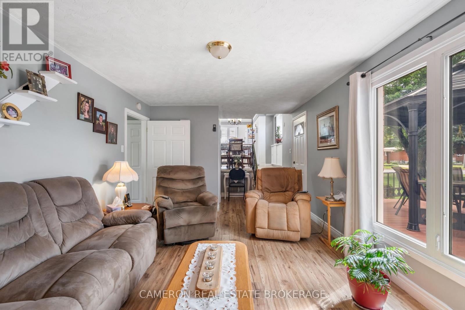 1495 Second Street E Property Photo 6