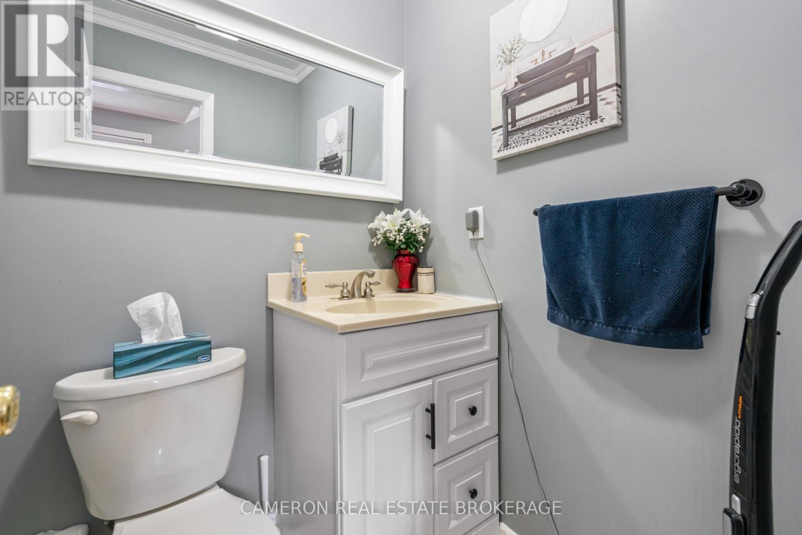 1495 Second Street E Property Photo 7