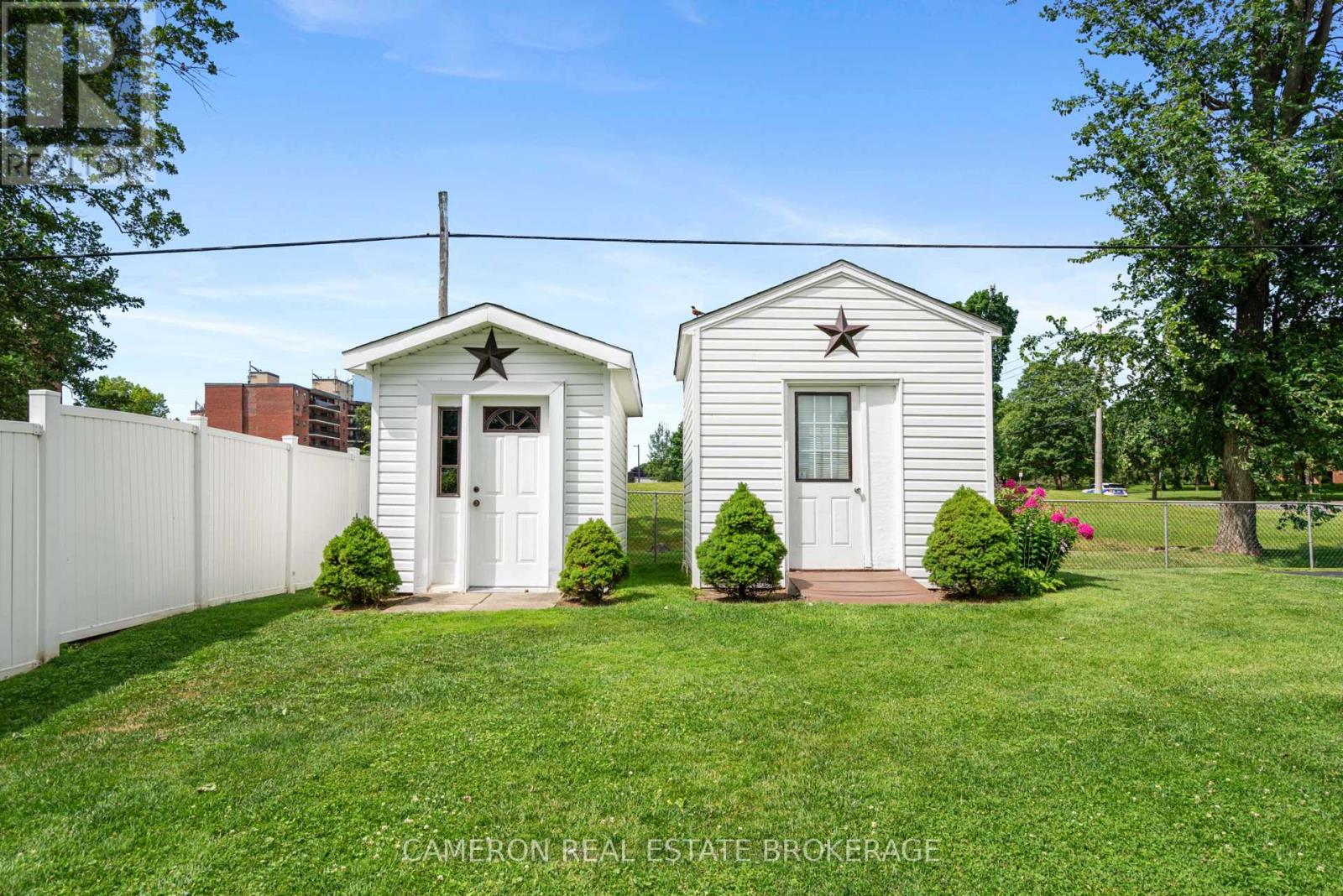 1495 Second Street E Property Photo 21
