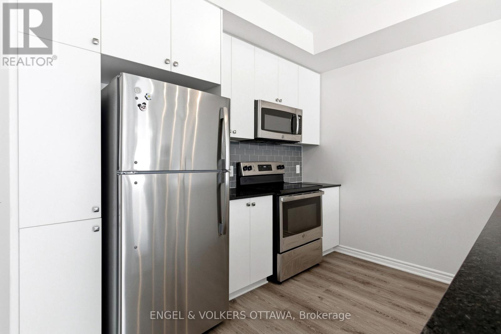 808 Kiniw Private Property Photo 9