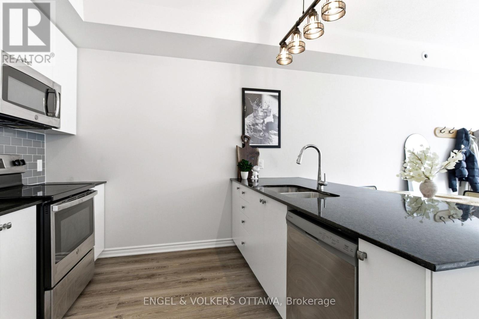 808 Kiniw Private Property Photo 10