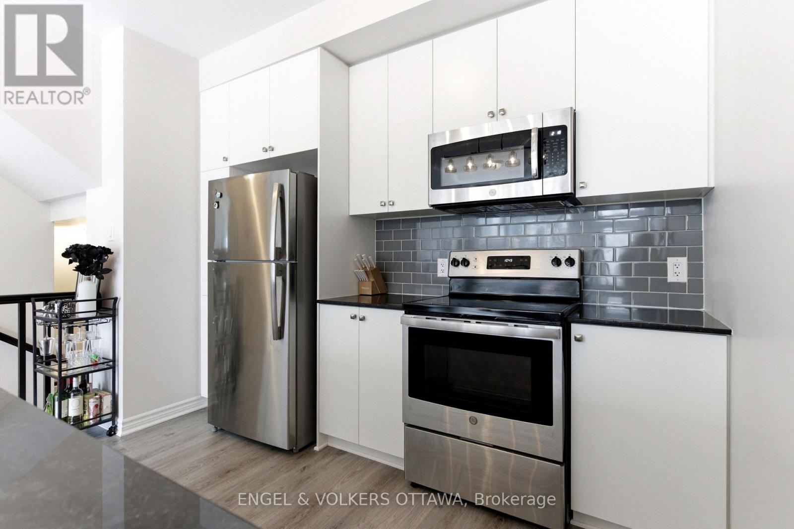 808 Kiniw Private Property Photo 11