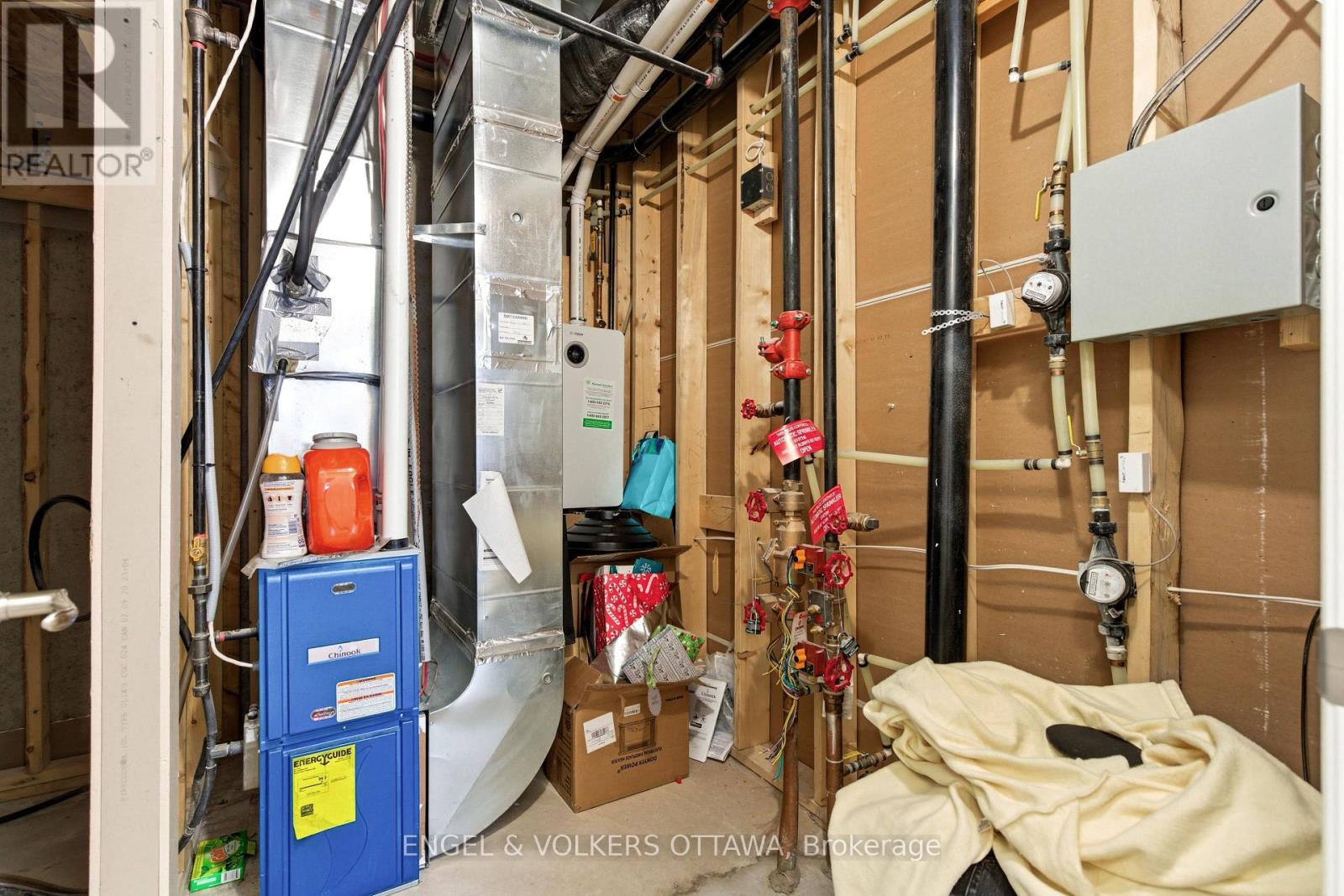 808 Kiniw Private Property Photo 23