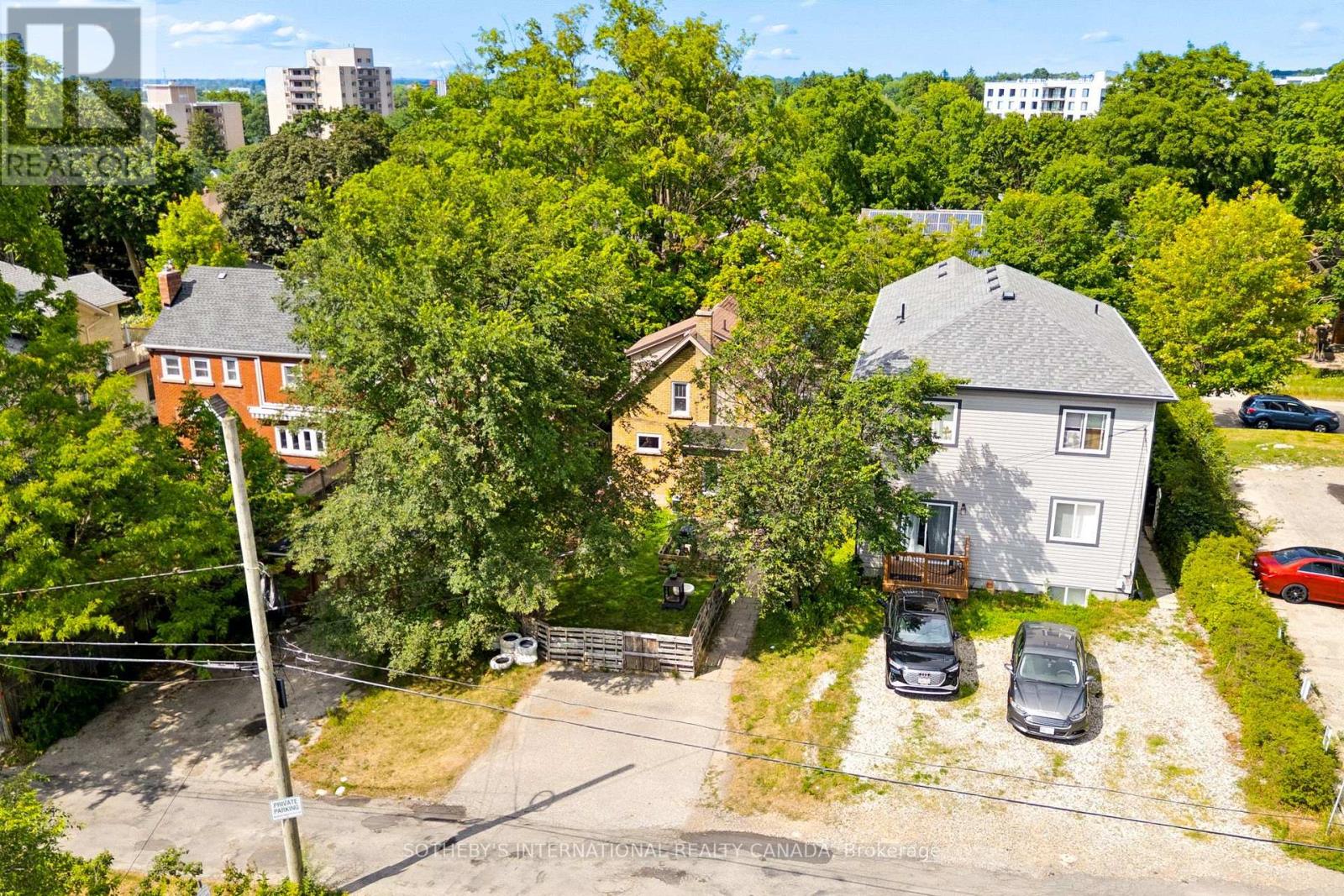 19 Mary Street Property Photo 32