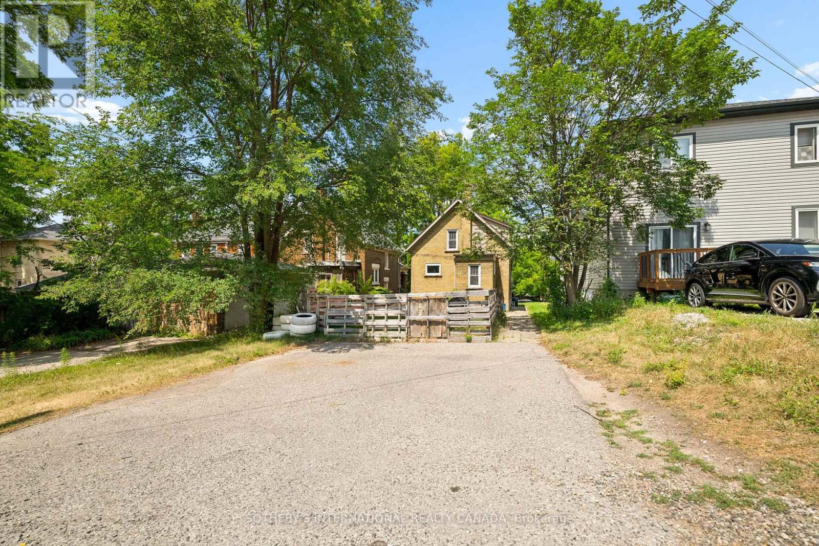 19 Mary Street Property Photo 34
