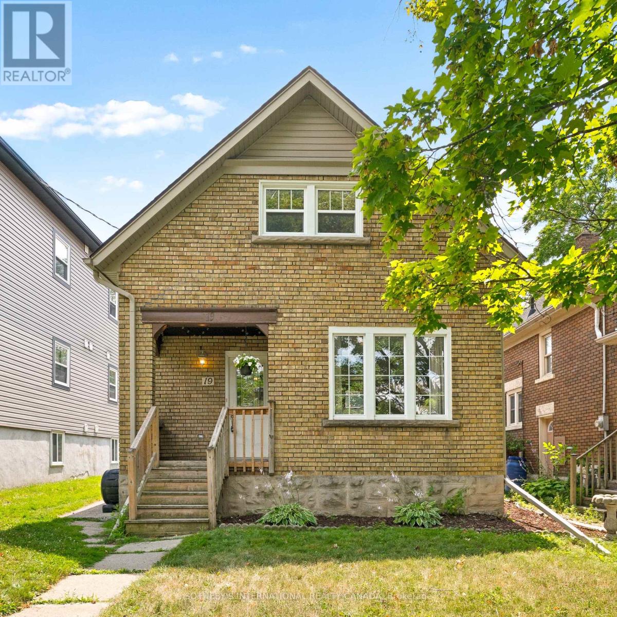 19 Mary Street Property Photo 36