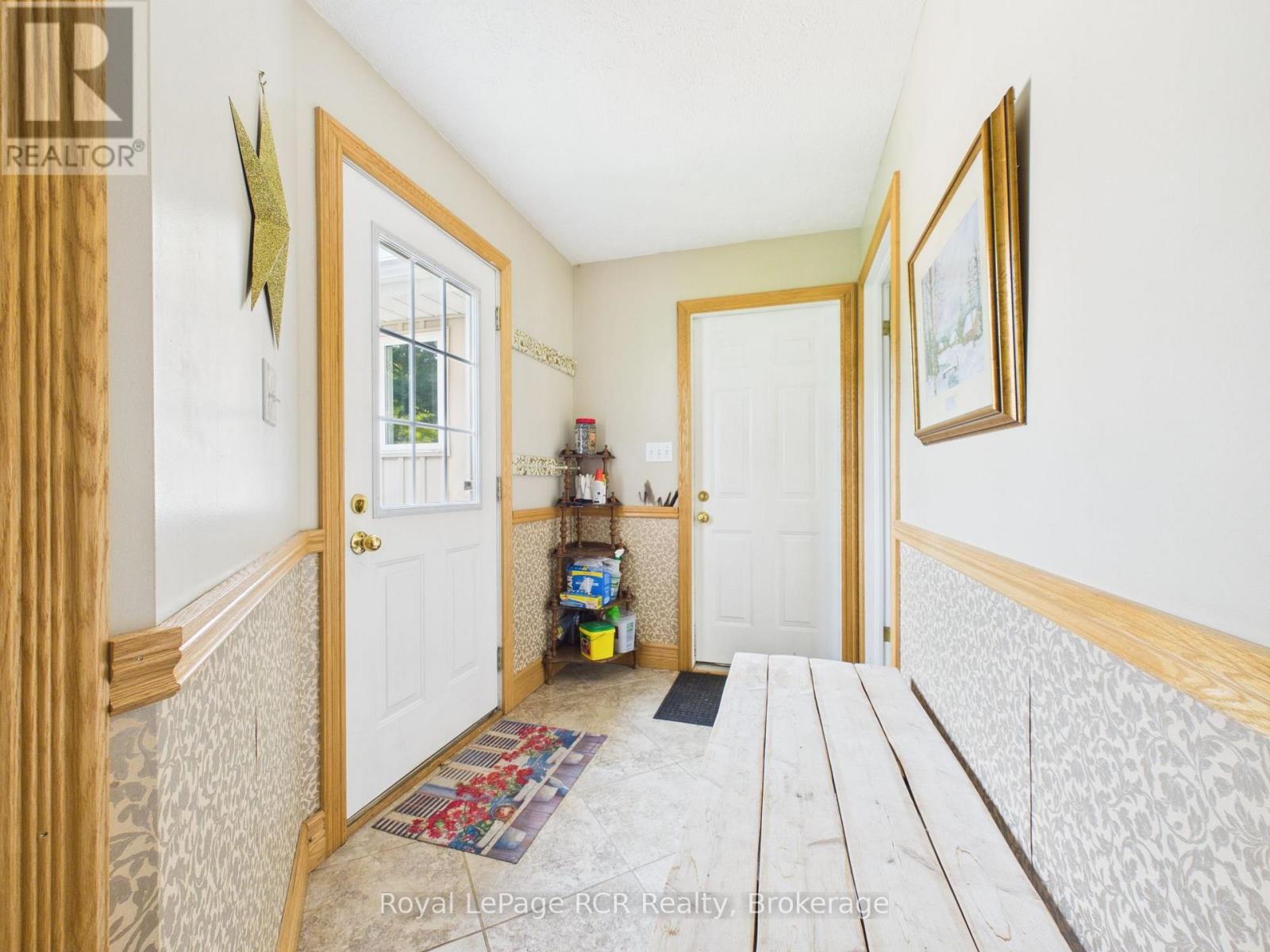 2055 Princess Street S Property Photo 6